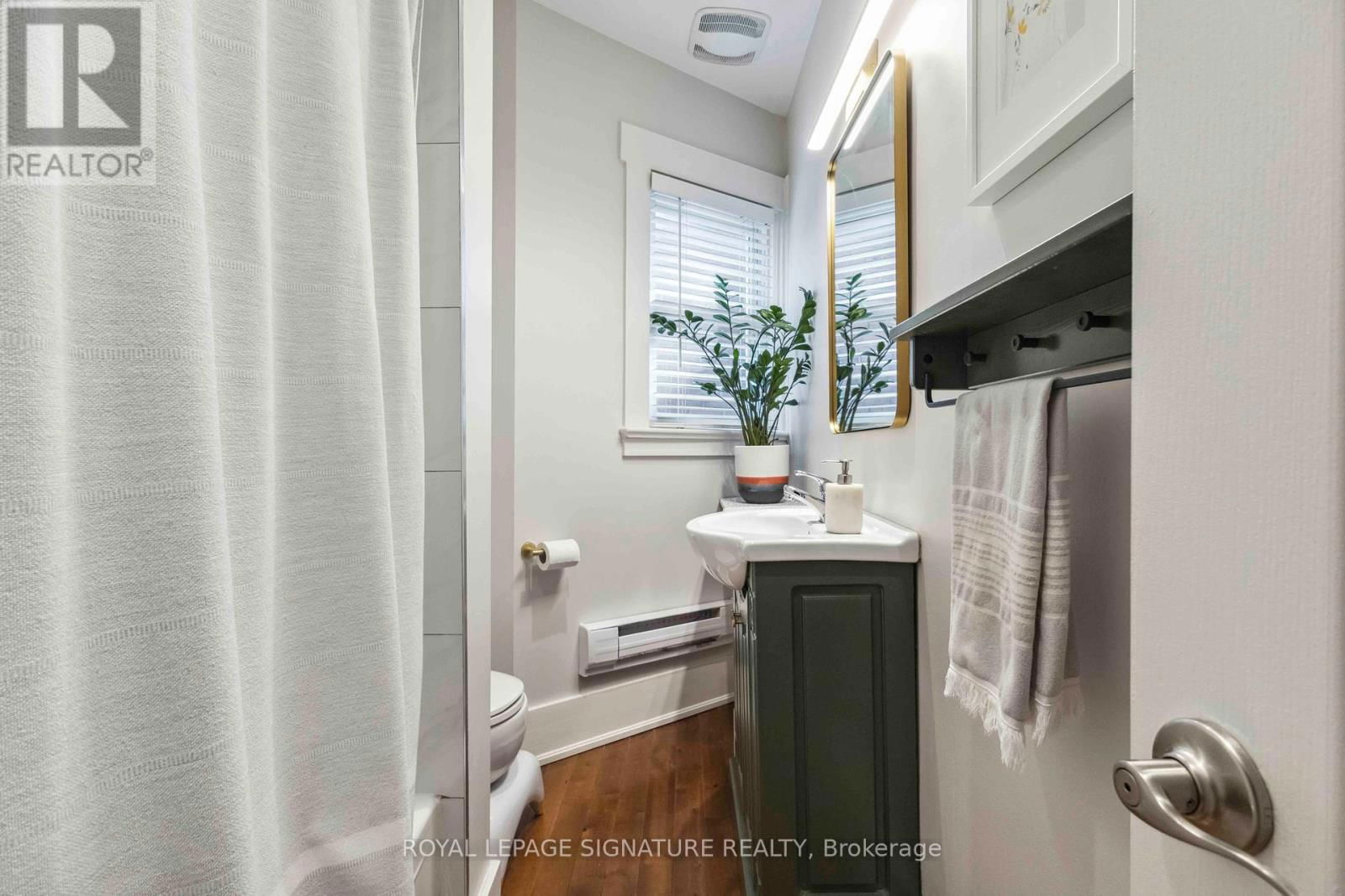 Upper - 50 GALLEY AVENUE Image 11