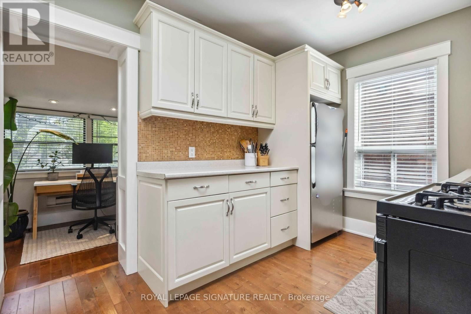 Upper - 50 GALLEY AVENUE Image 12