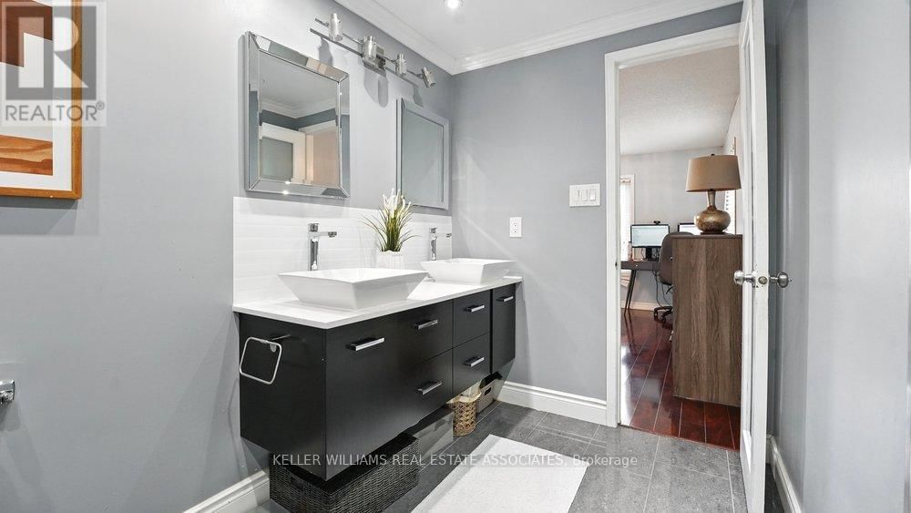 599 ASHPRIOR AVENUE Image 30