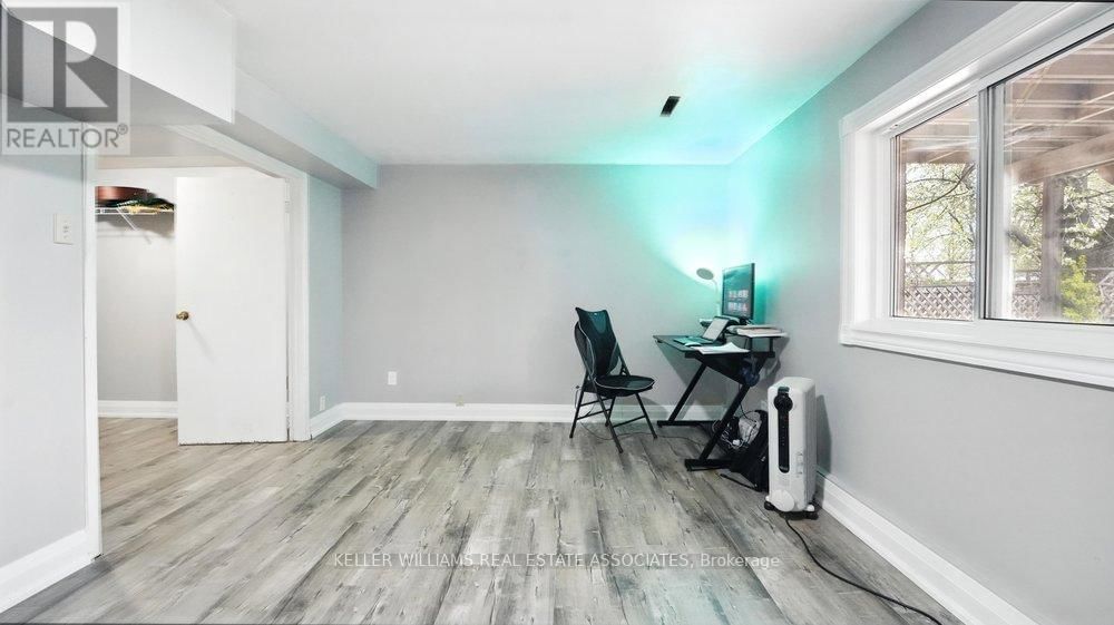 599 ASHPRIOR AVENUE Image 33