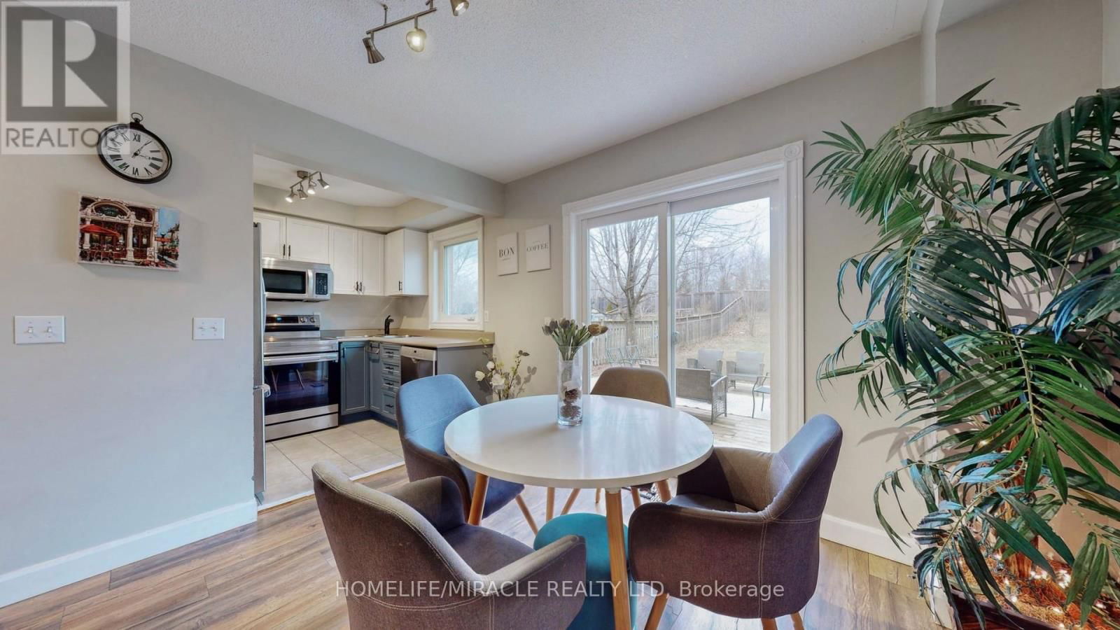 126 MOWAT CRESCENT Image 13