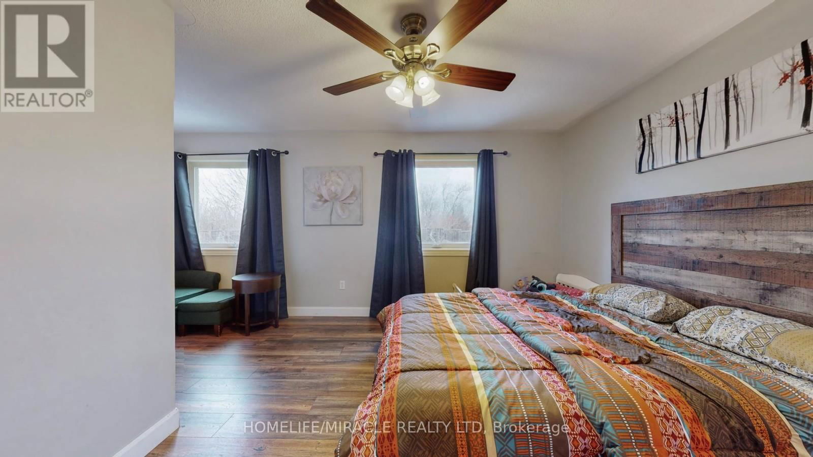 126 MOWAT CRESCENT Image 29