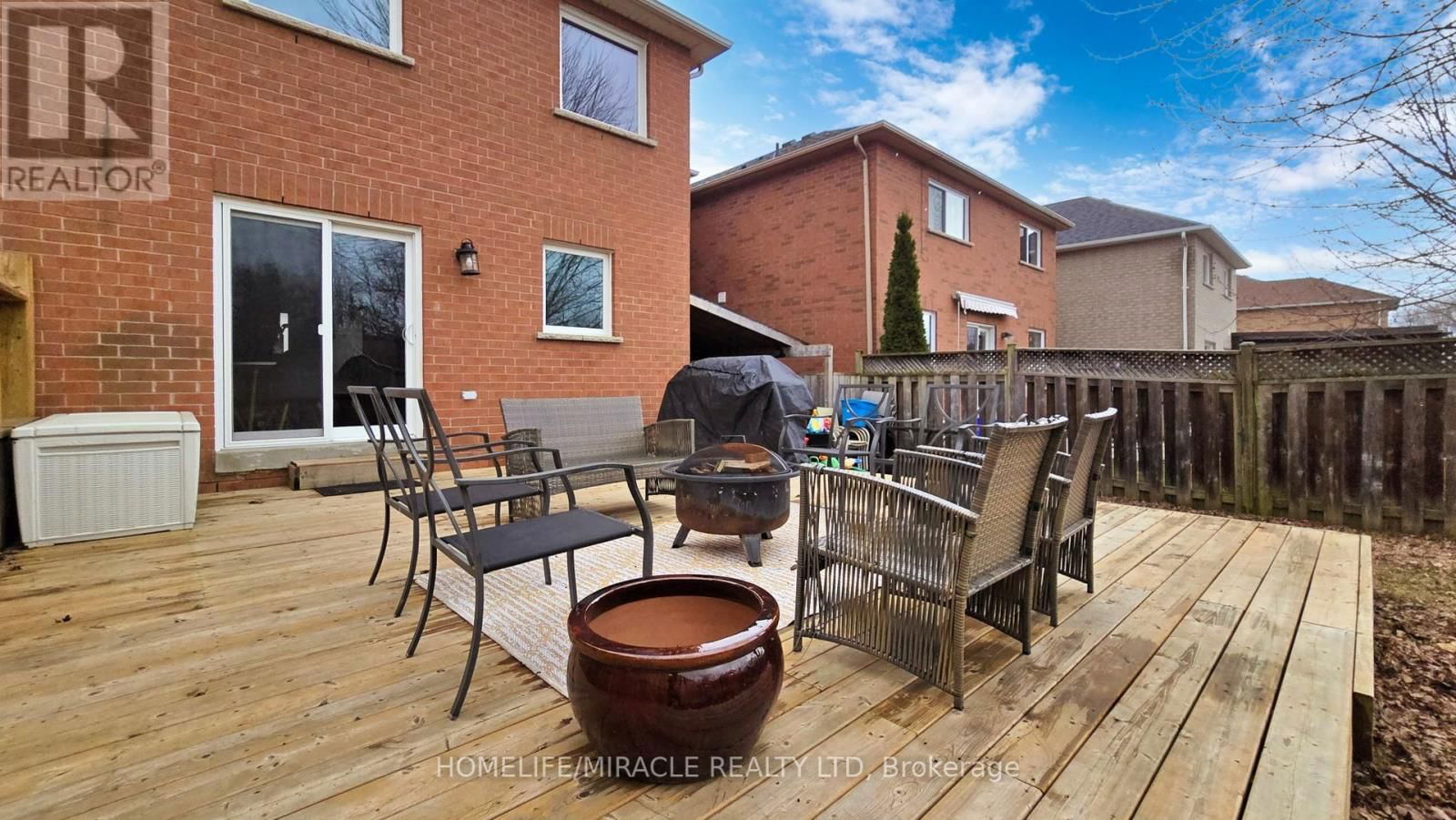 126 MOWAT CRESCENT Image 43