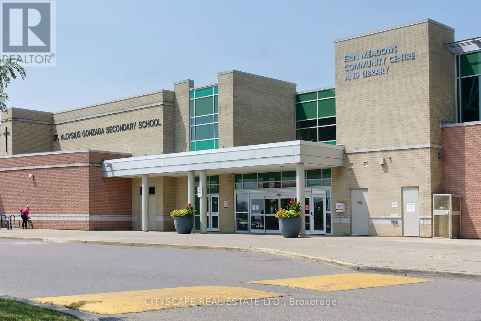 1805 - 4675 METCALFE AVENUE Image 40
