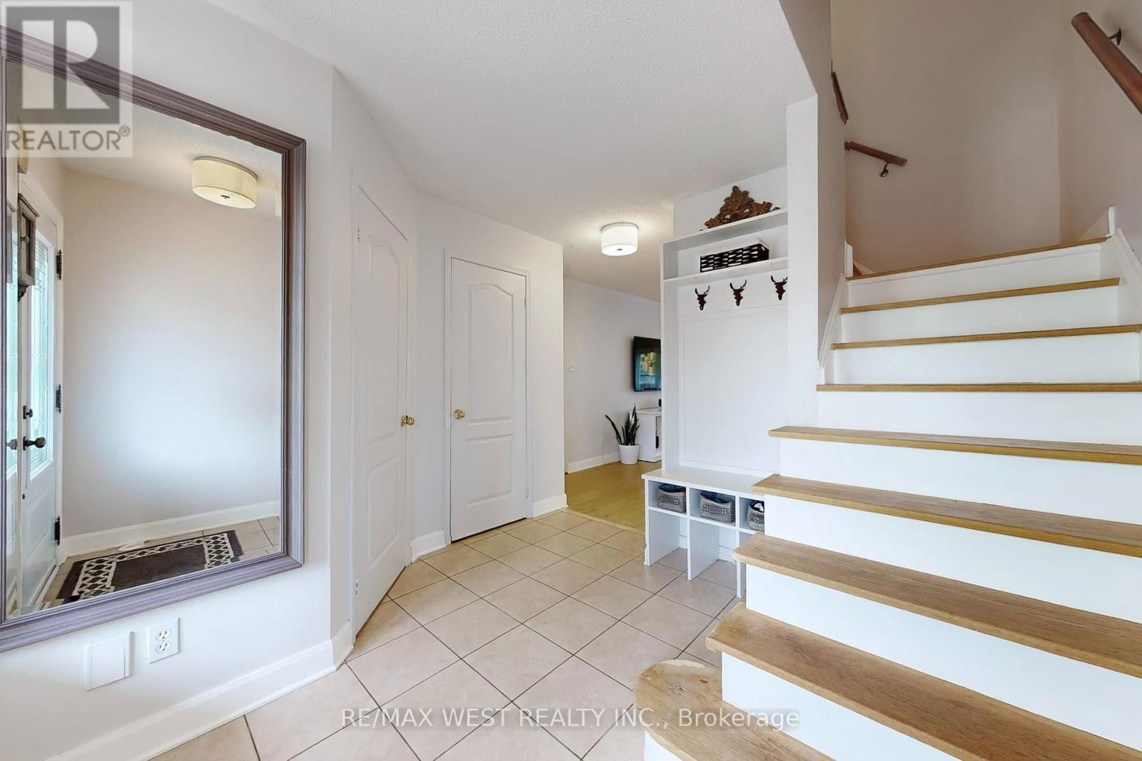 5352 DRYDEN AVENUE Image 4