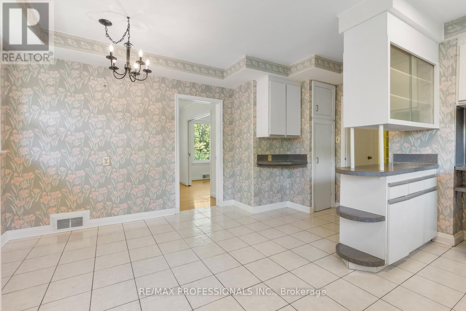 8 GLENDARLING ROAD Image 11