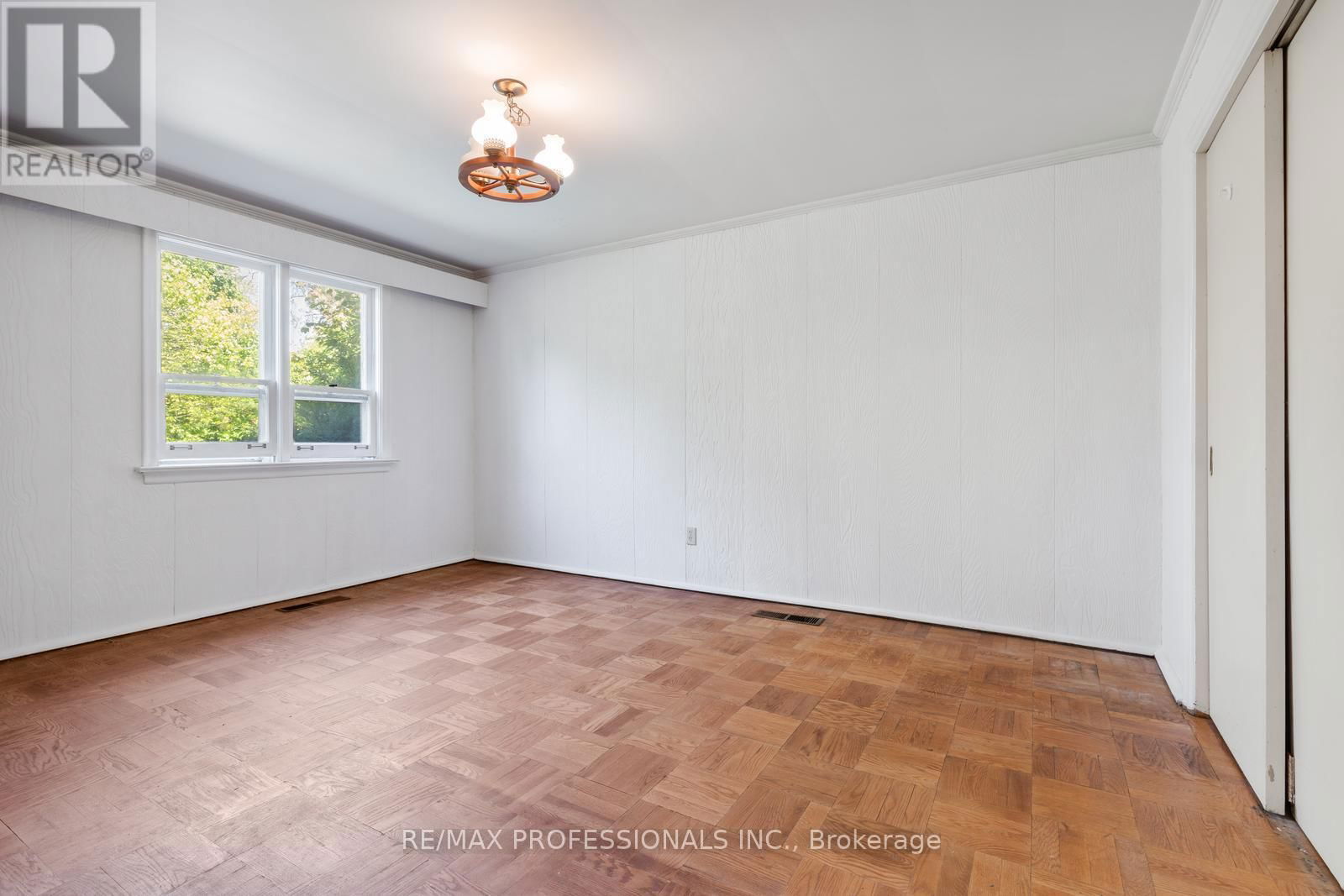 8 GLENDARLING ROAD Image 18