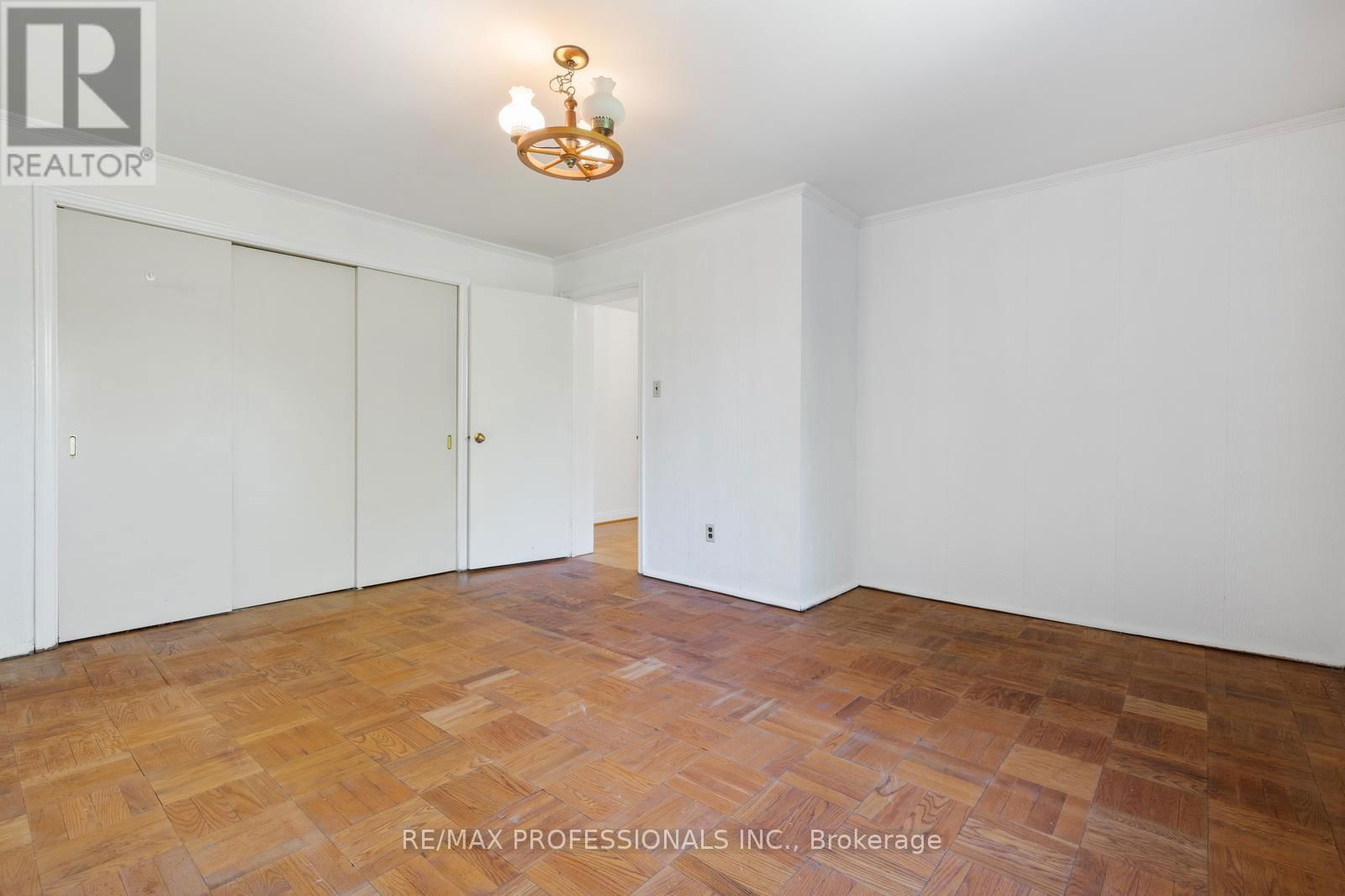 8 GLENDARLING ROAD Image 19