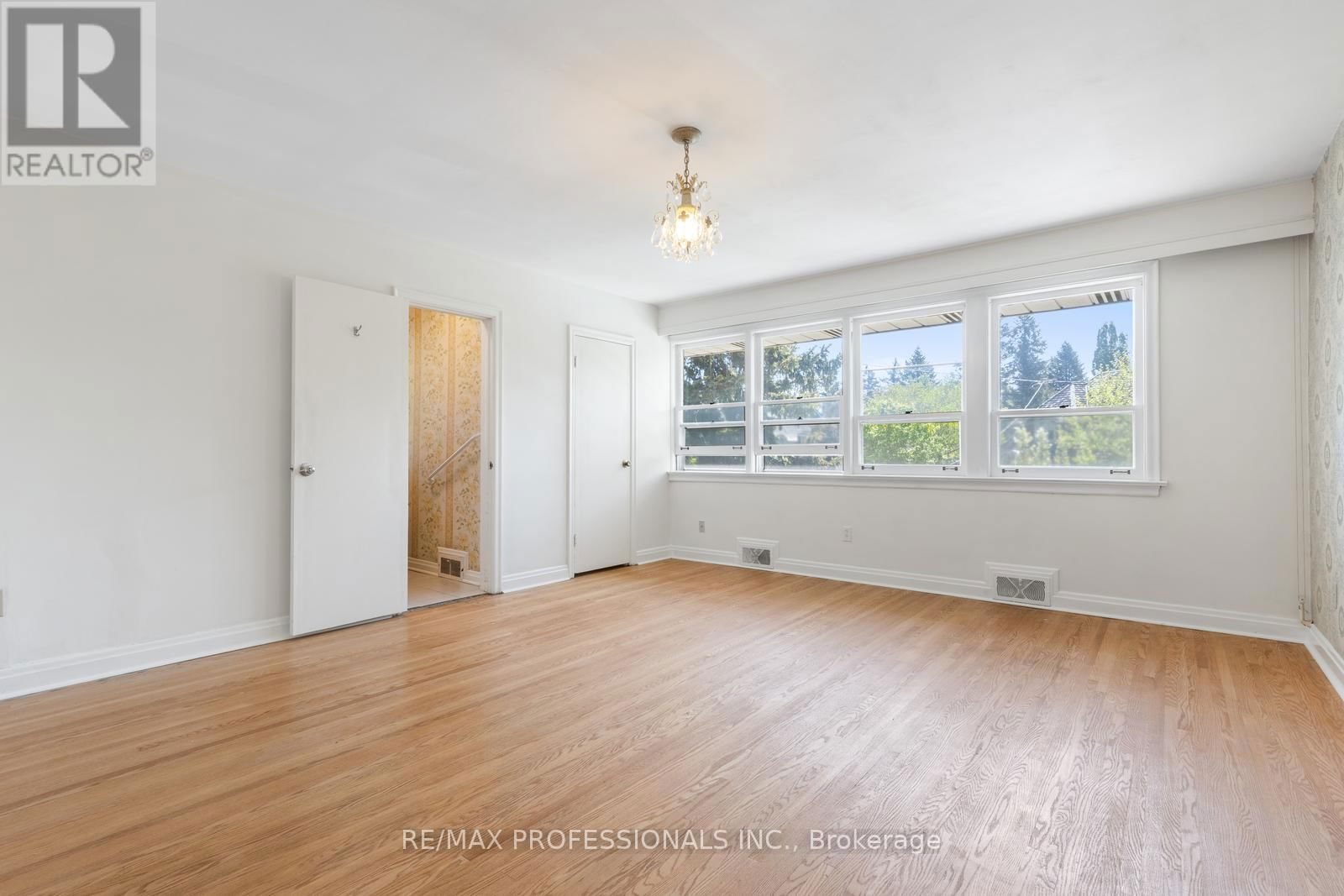 8 GLENDARLING ROAD Image 21