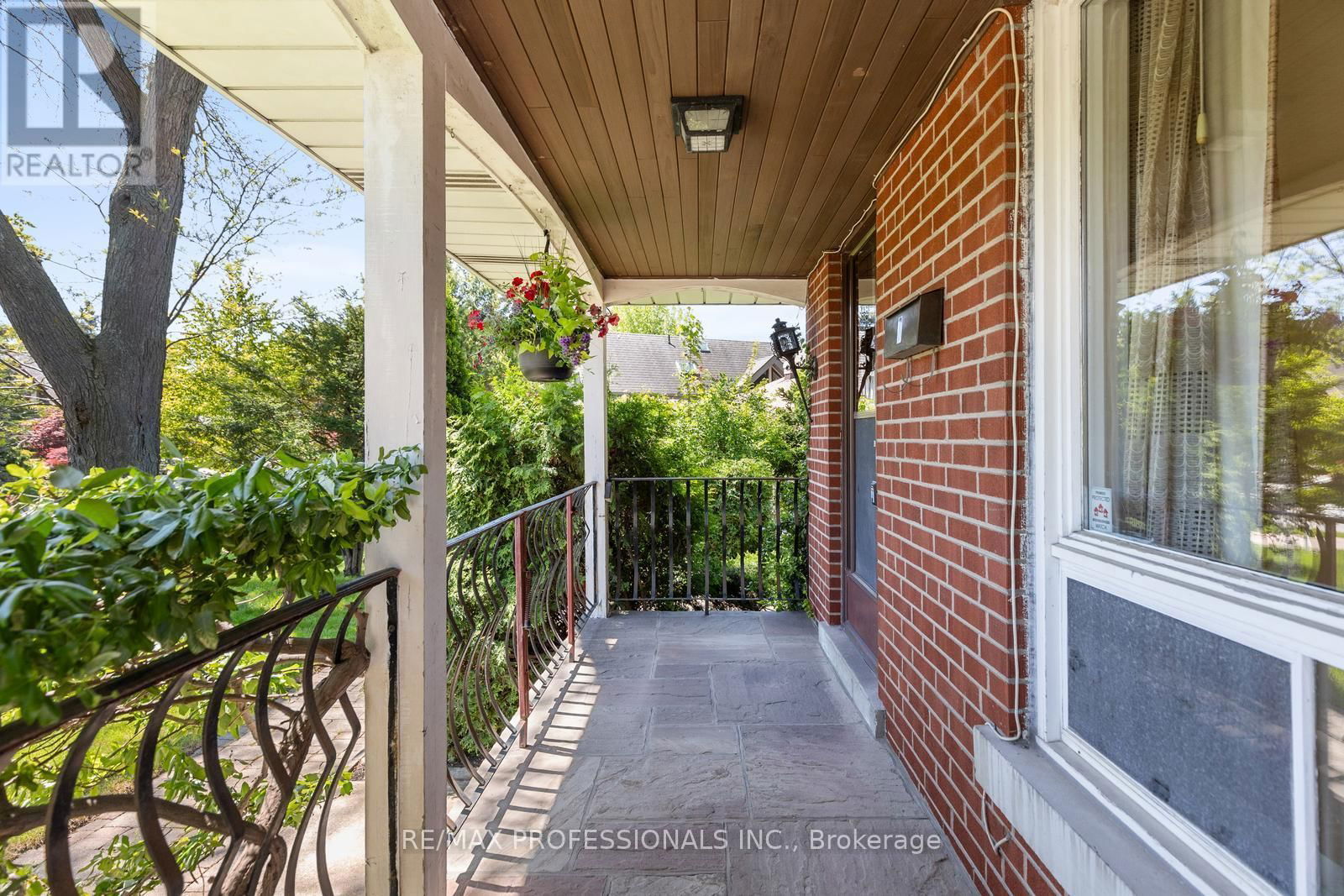 8 GLENDARLING ROAD Image 4