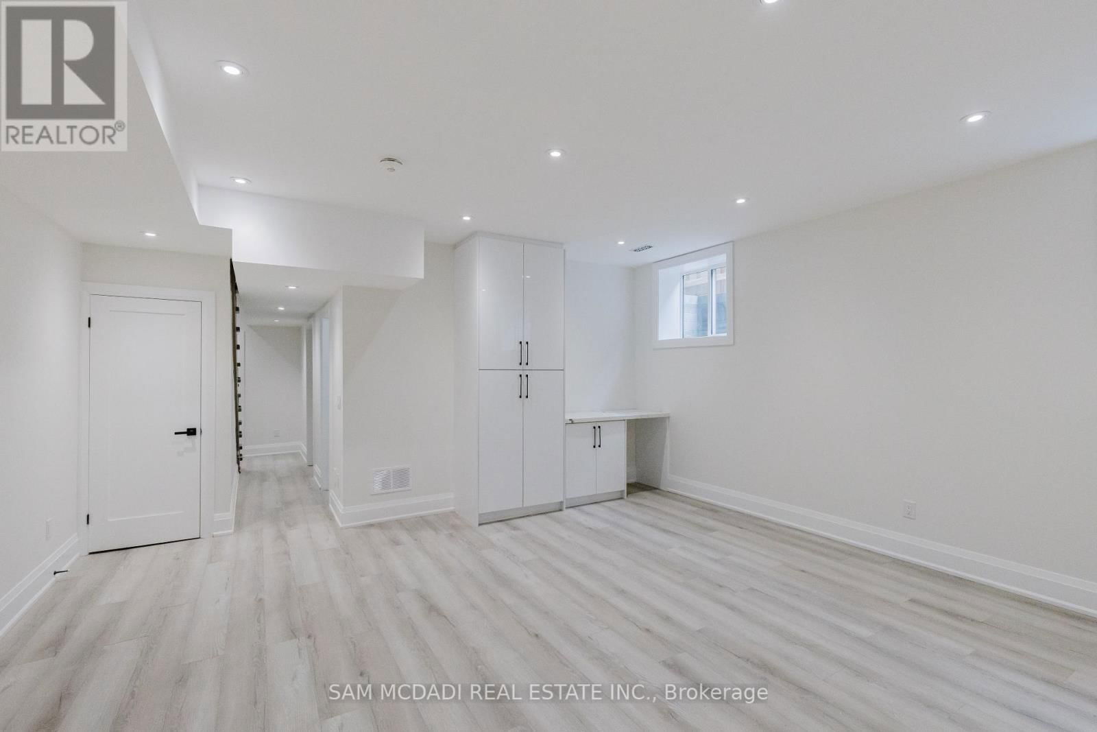 23B MAPLE AVENUE NORTH Image 36
