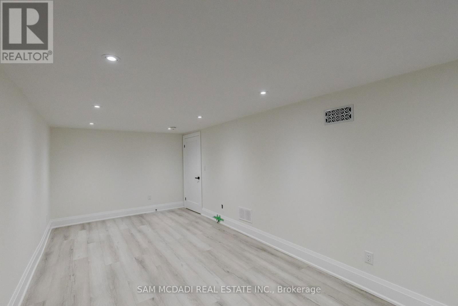 23B MAPLE AVENUE NORTH Image 38