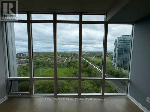 2001 - 88 PARK LAWN ROAD Image 6