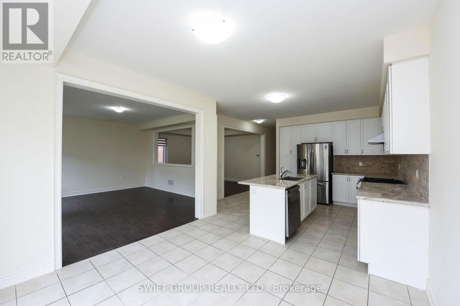 Upper - 24 DOTCHSON AVENUE Image 10