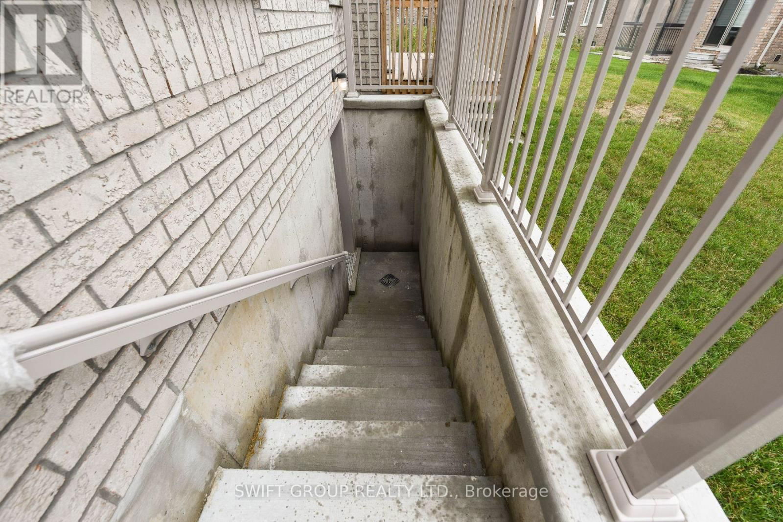 Upper - 24 DOTCHSON AVENUE Image 28