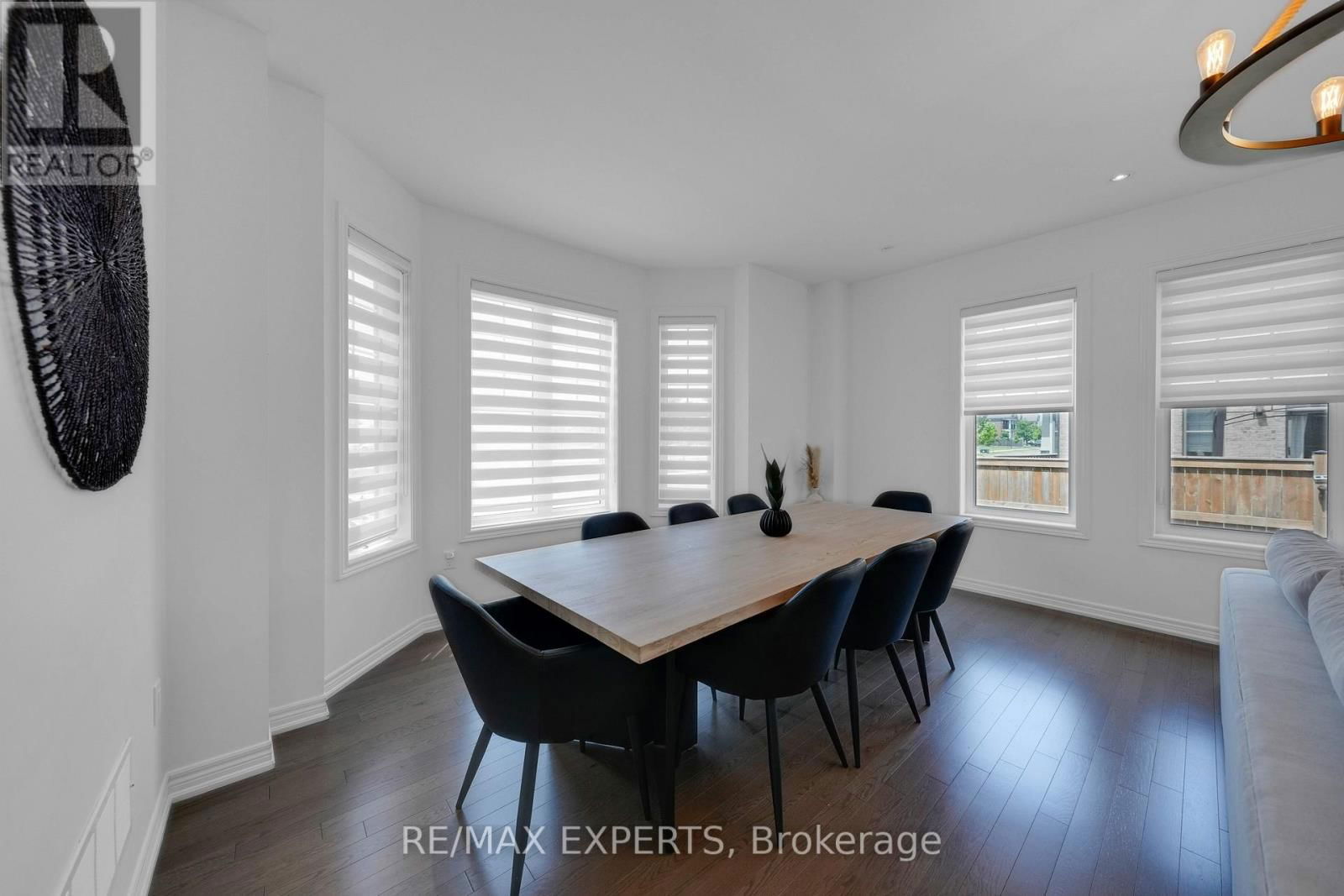 2 TORMORE ROAD Image 21
