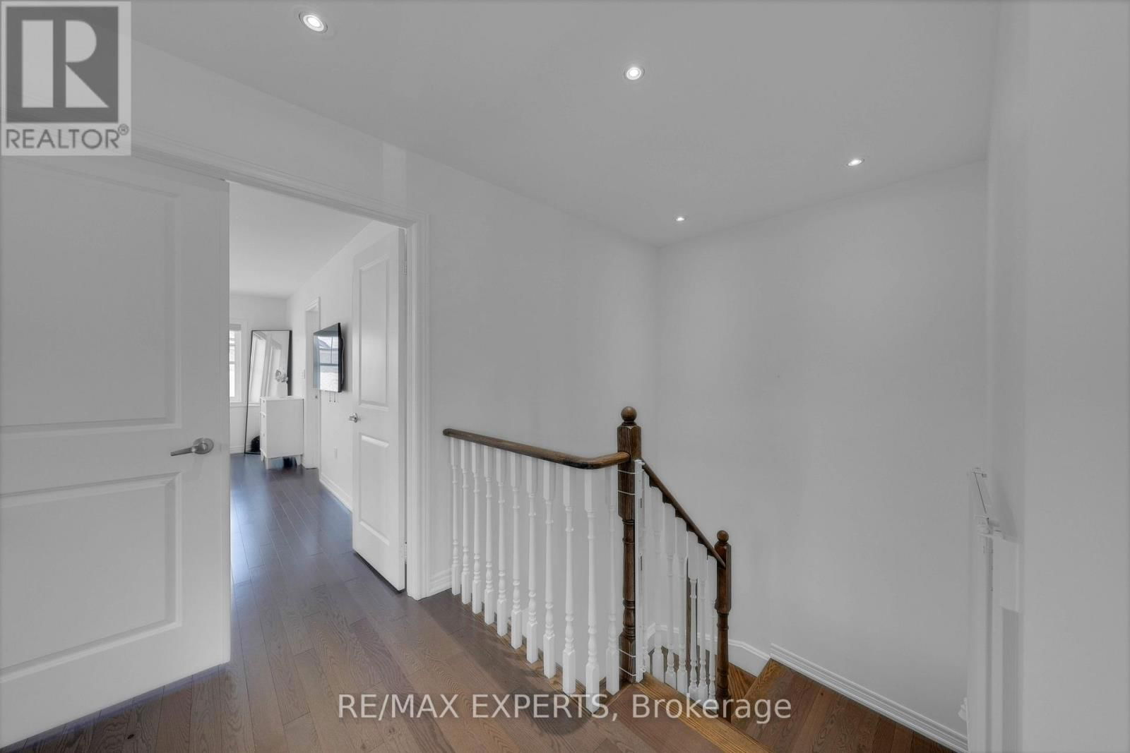 2 TORMORE ROAD Image 22