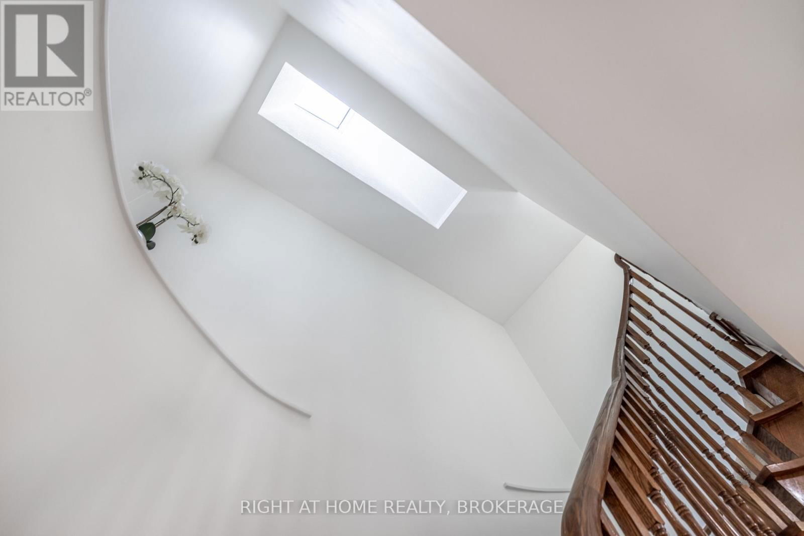 67 WINDHAVEN PLACE Image 22