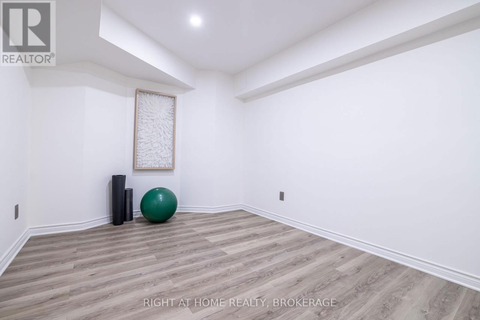 67 WINDHAVEN PLACE Image 32
