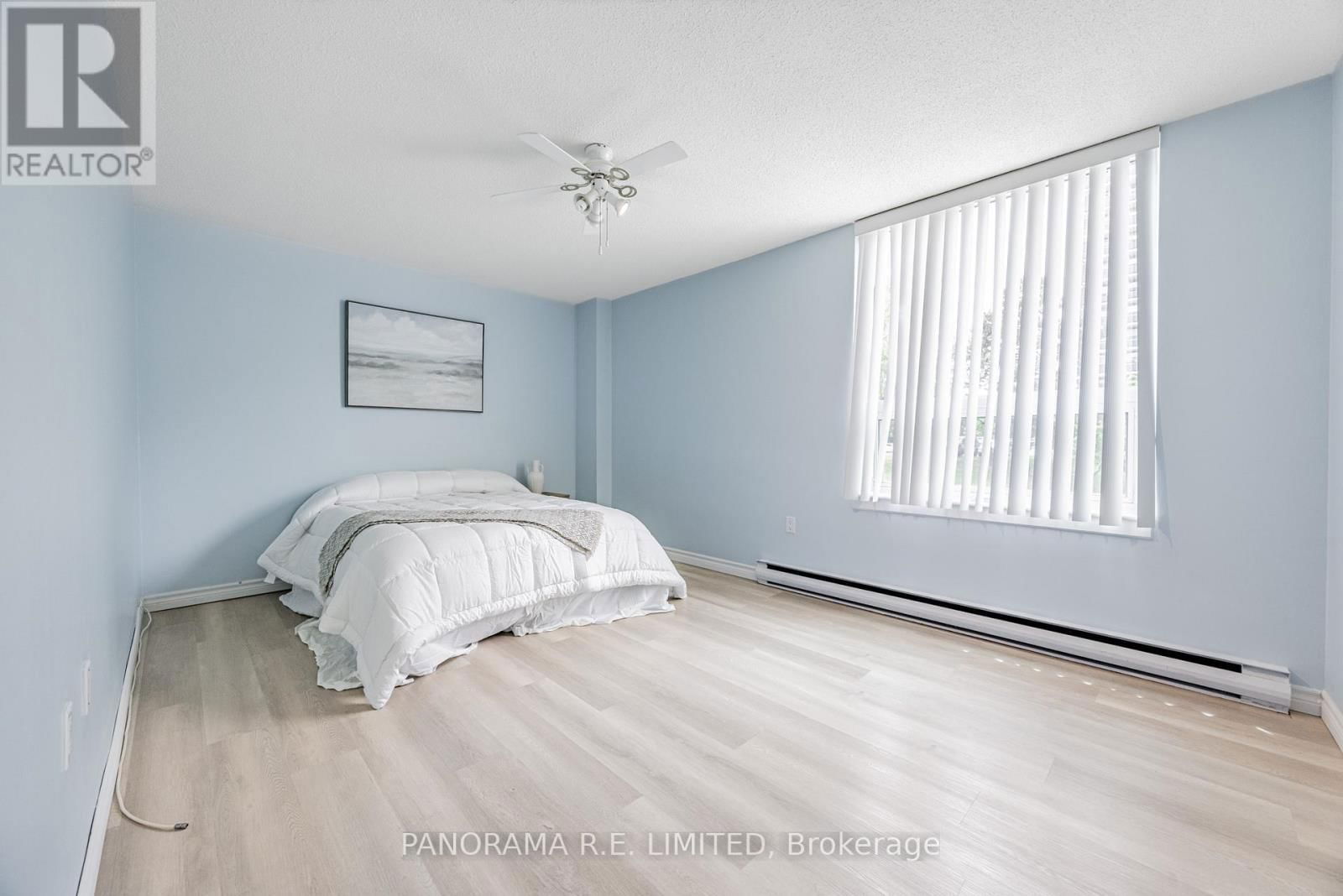 417 - 15 LA ROSE AVENUE Image 11