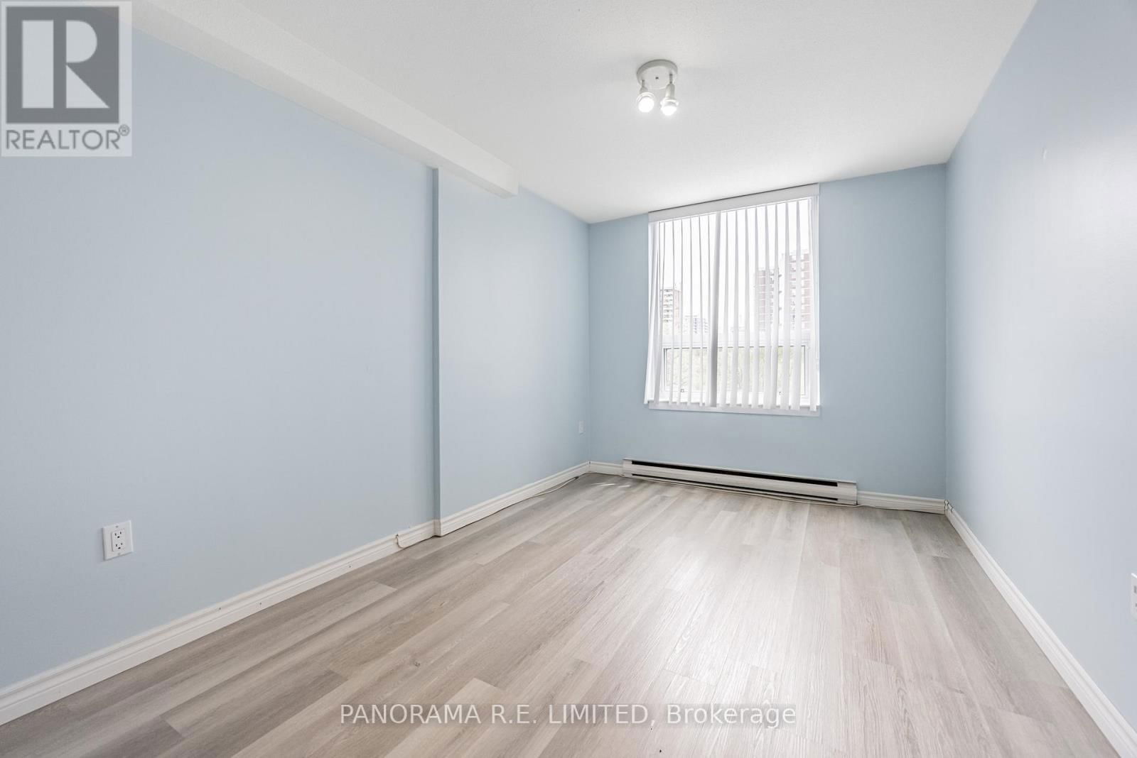 417 - 15 LA ROSE AVENUE Image 16