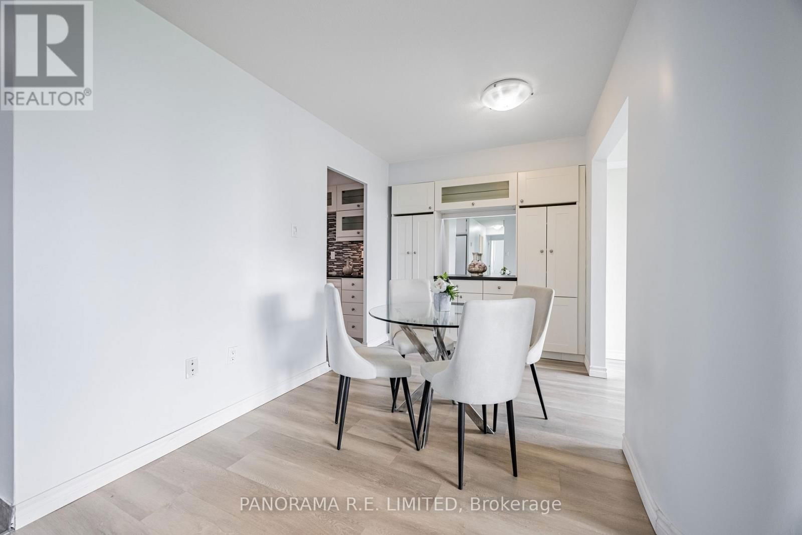 417 - 15 LA ROSE AVENUE Image 5