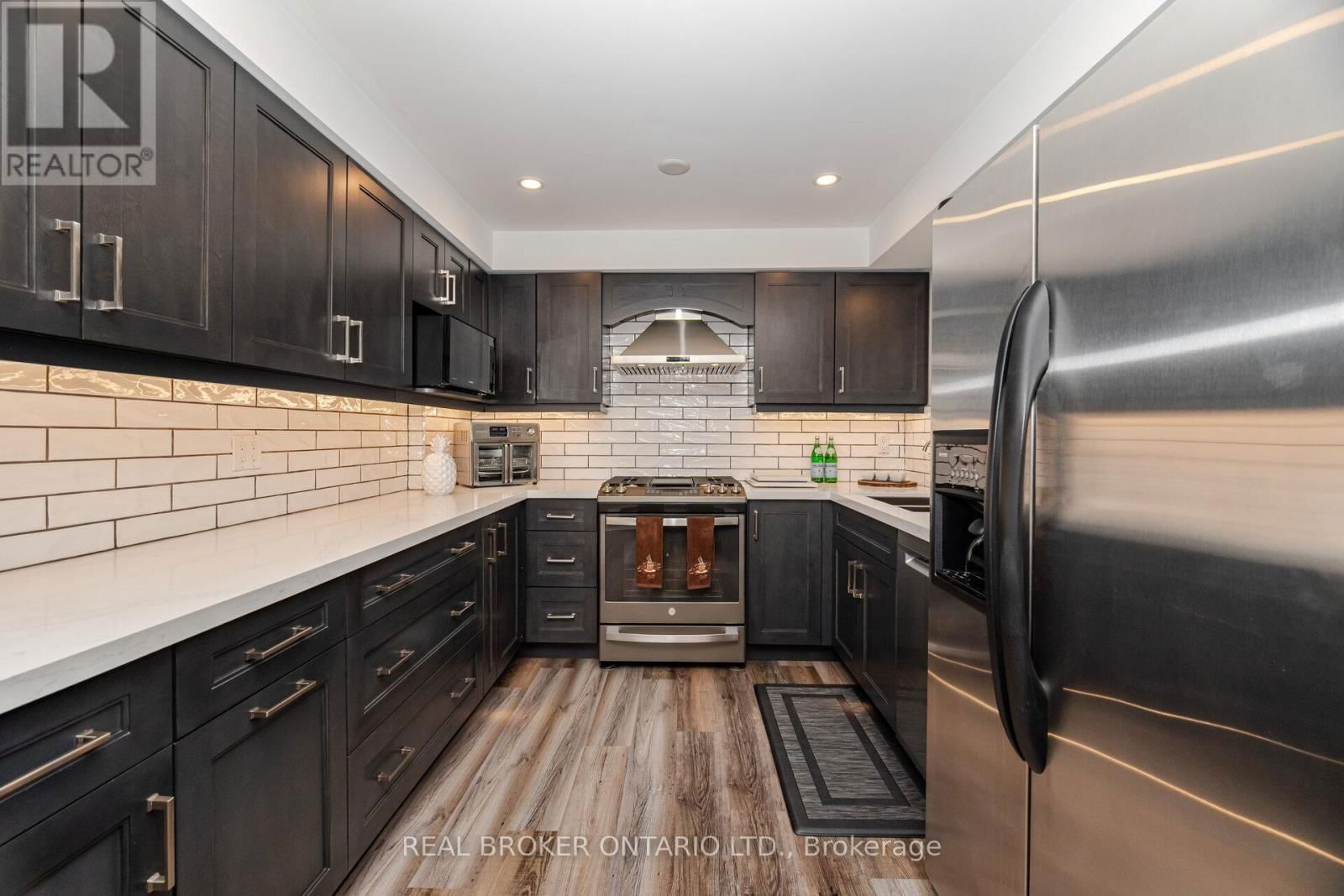 28 LACEWOOD CRESCENT Image 11