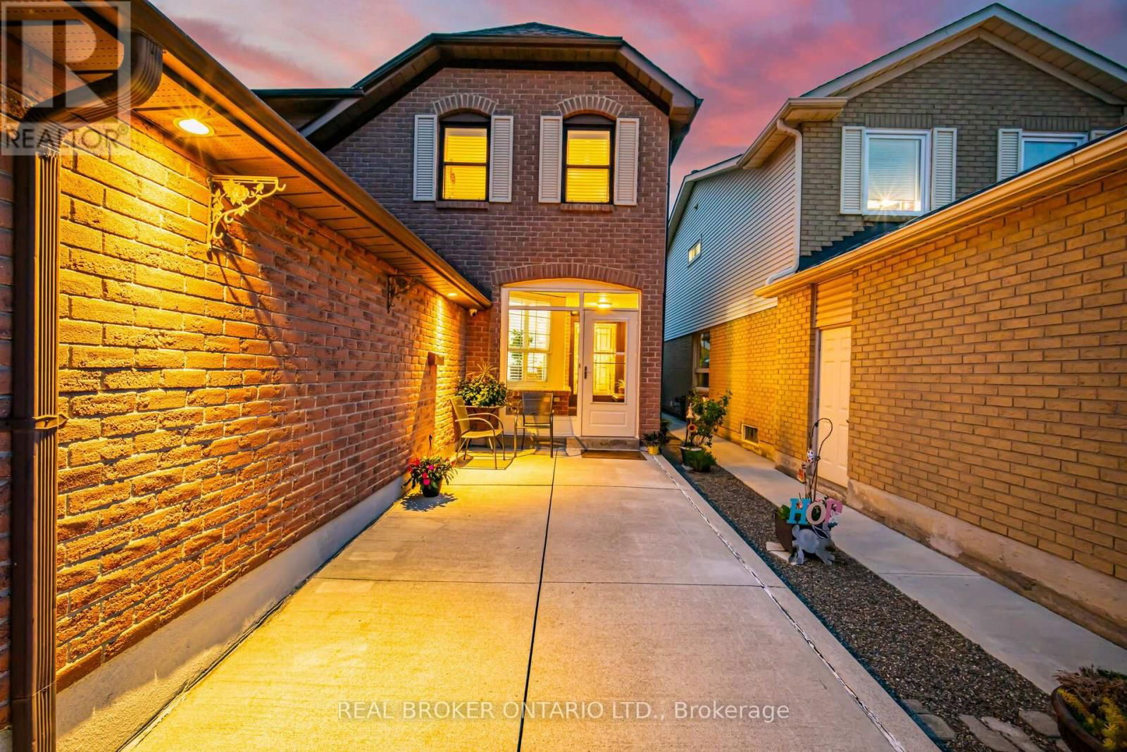 28 LACEWOOD CRESCENT Image 2