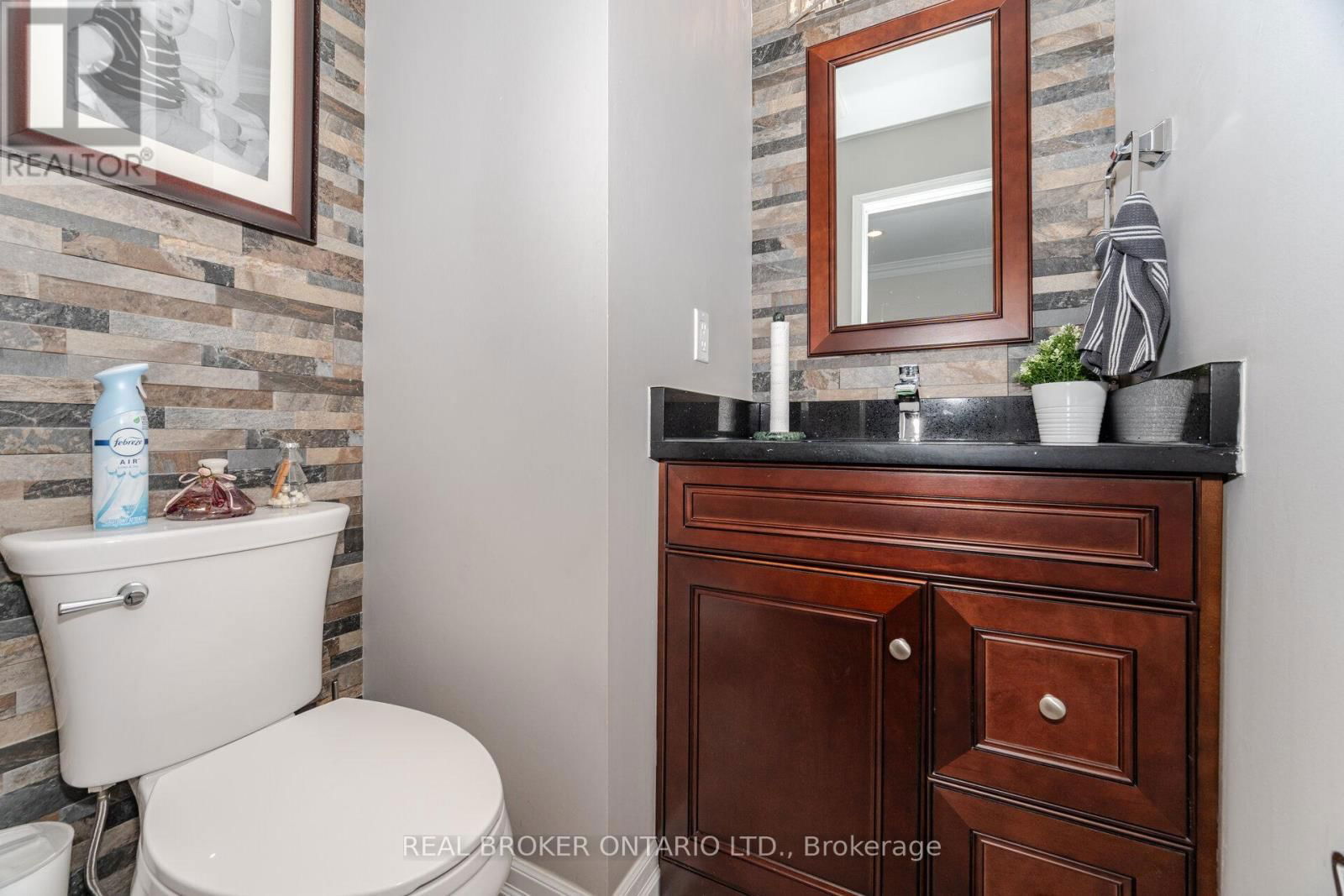 28 LACEWOOD CRESCENT Image 24