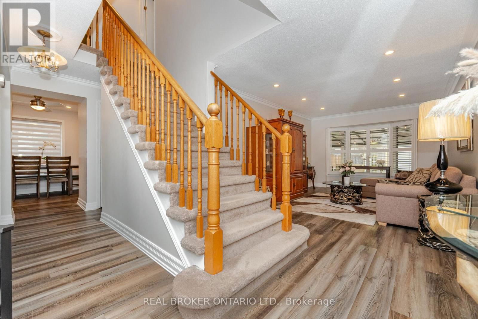 28 LACEWOOD CRESCENT Image 26