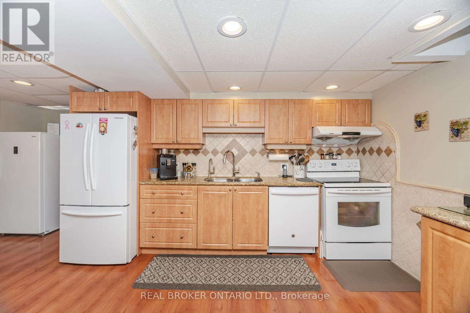 28 LACEWOOD CRESCENT Image 38