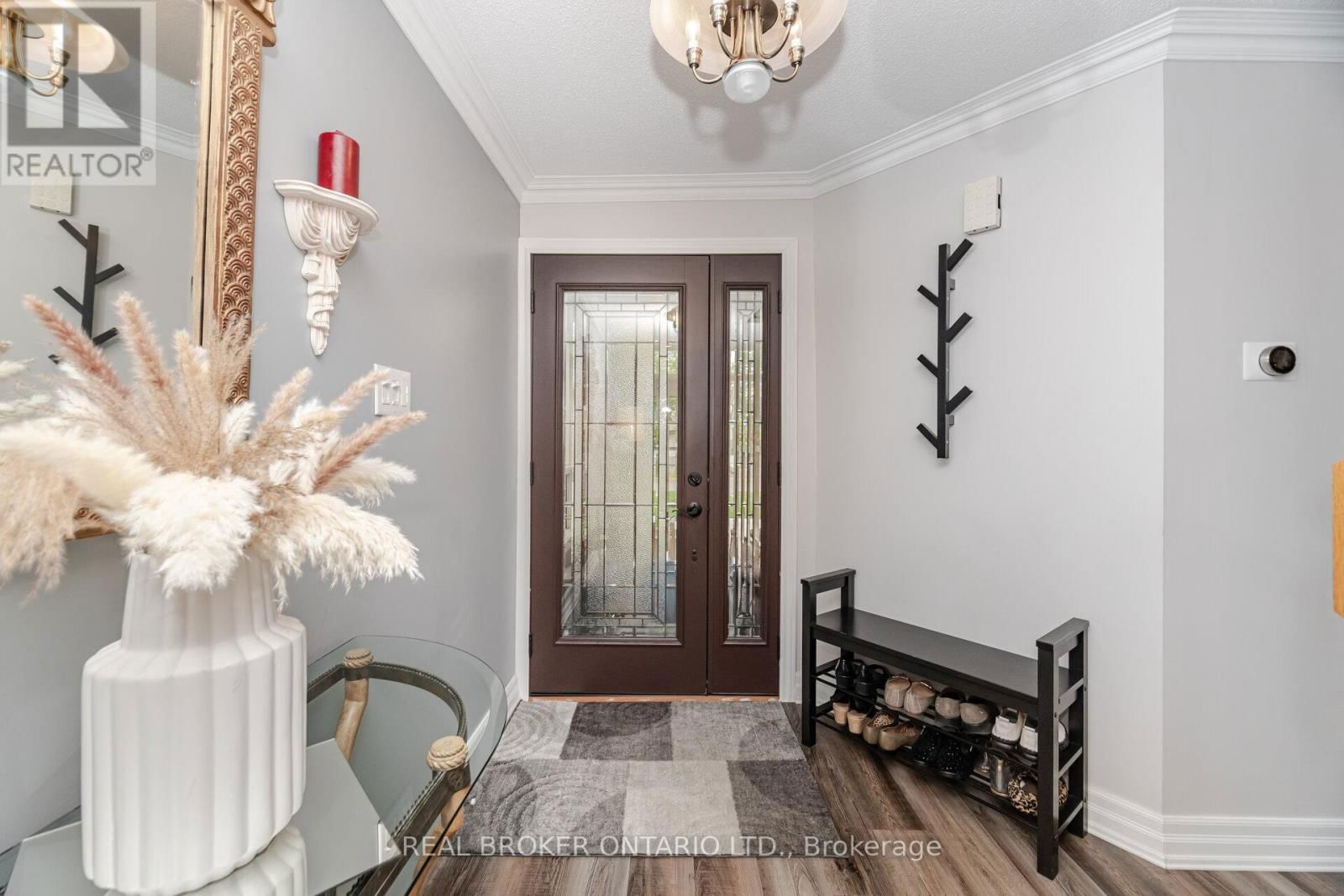 28 LACEWOOD CRESCENT Image 4