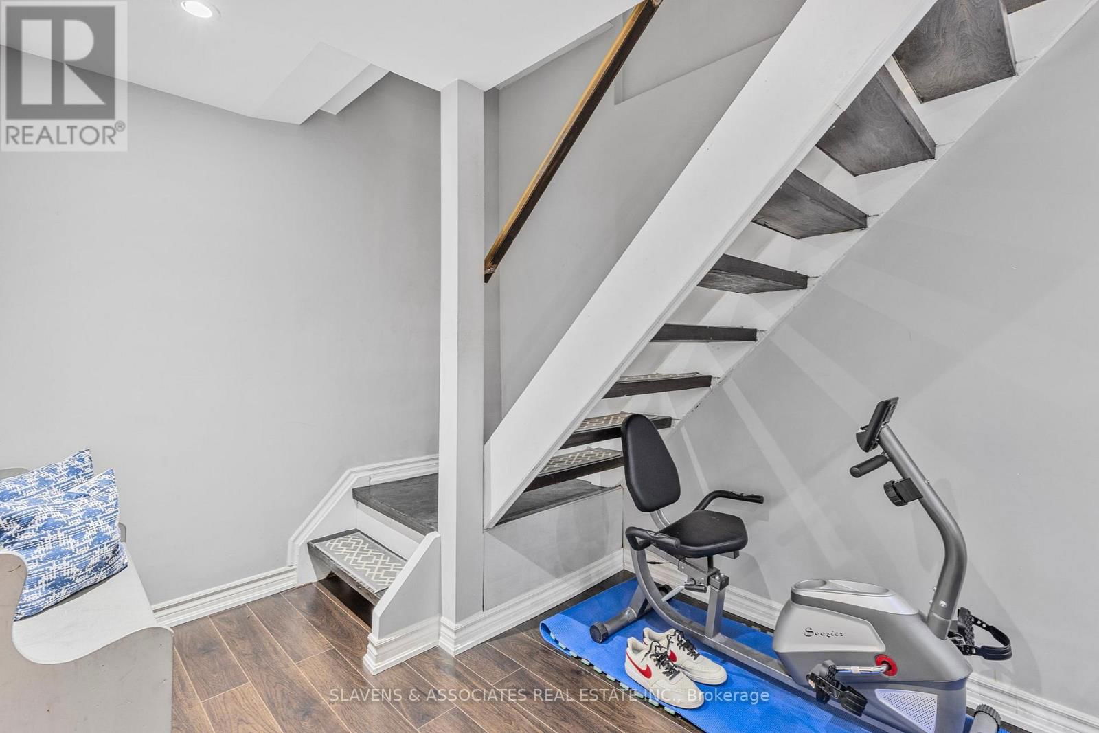 37 VODDEN STREET WEST Image 26