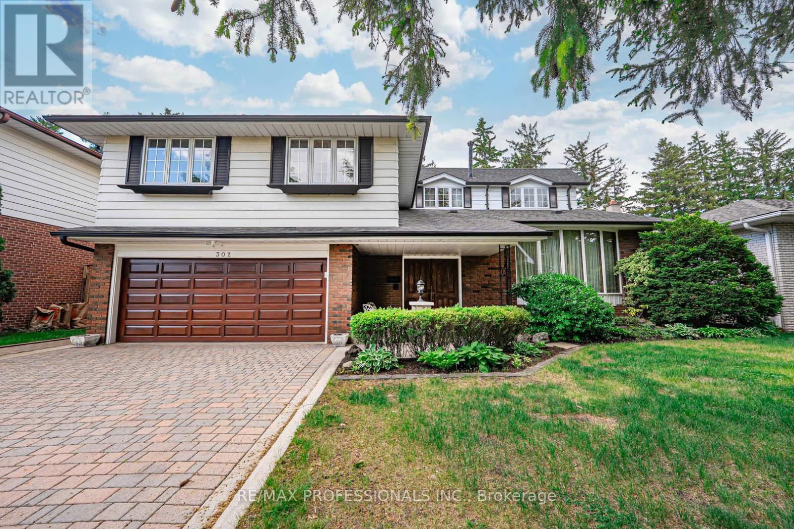 302 LENEL COURT Image 1
