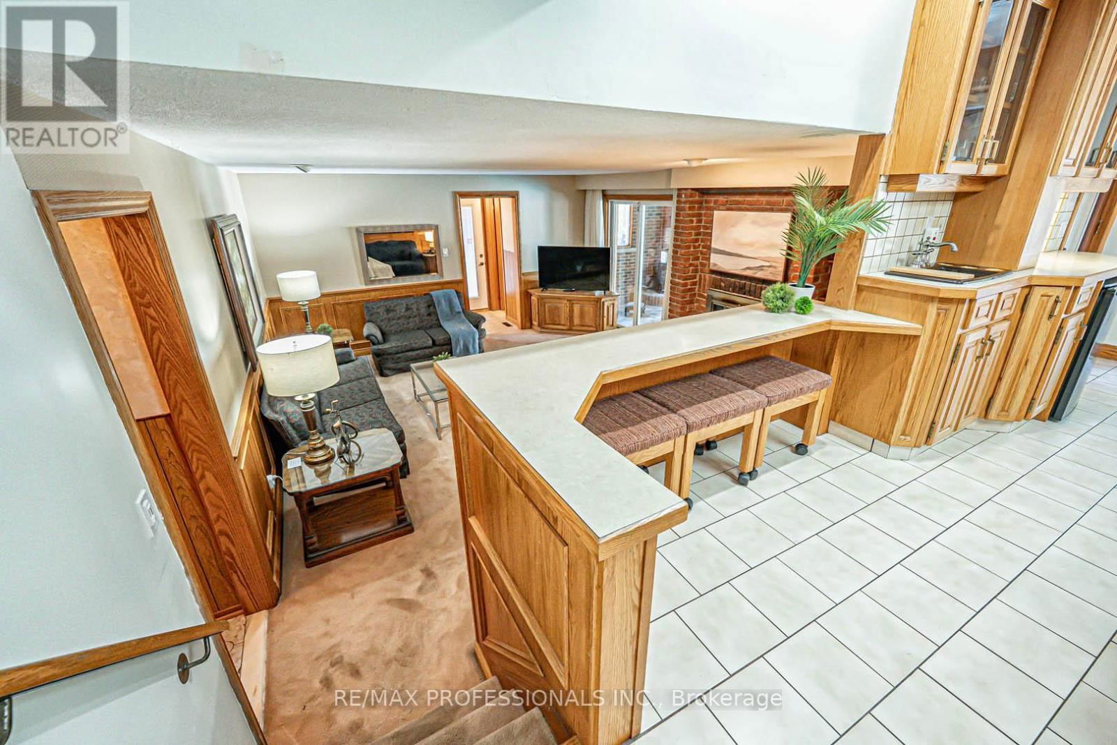 302 LENEL COURT Image 11