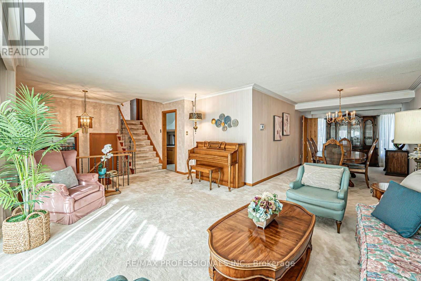 302 LENEL COURT Image 5