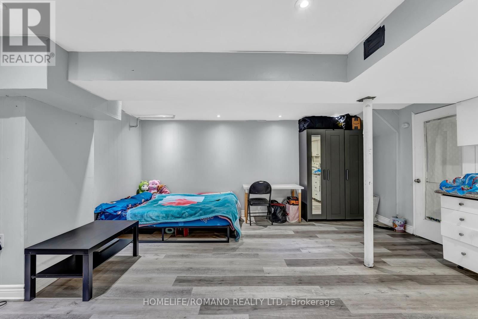 2 - 7440 GOREWAY DRIVE Image 19
