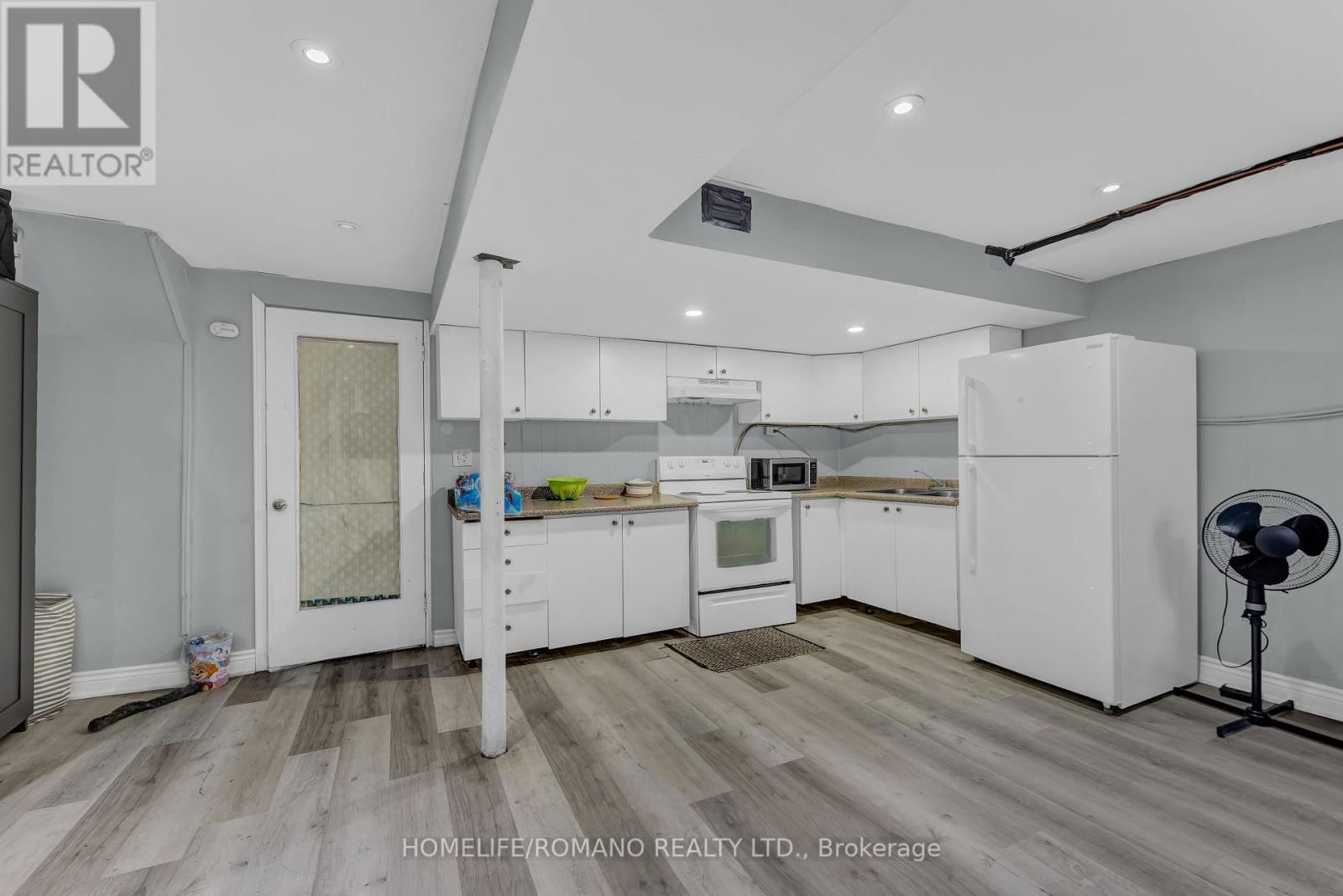 2 - 7440 GOREWAY DRIVE Image 21