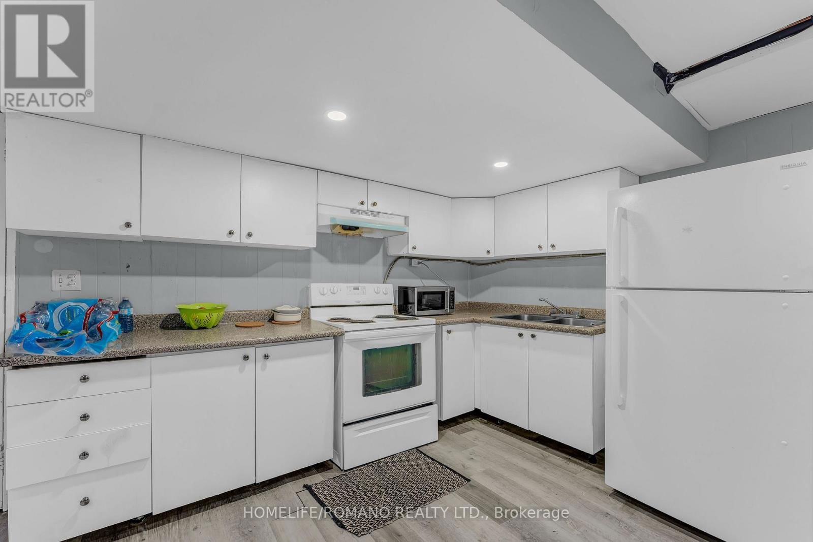 2 - 7440 GOREWAY DRIVE Image 22