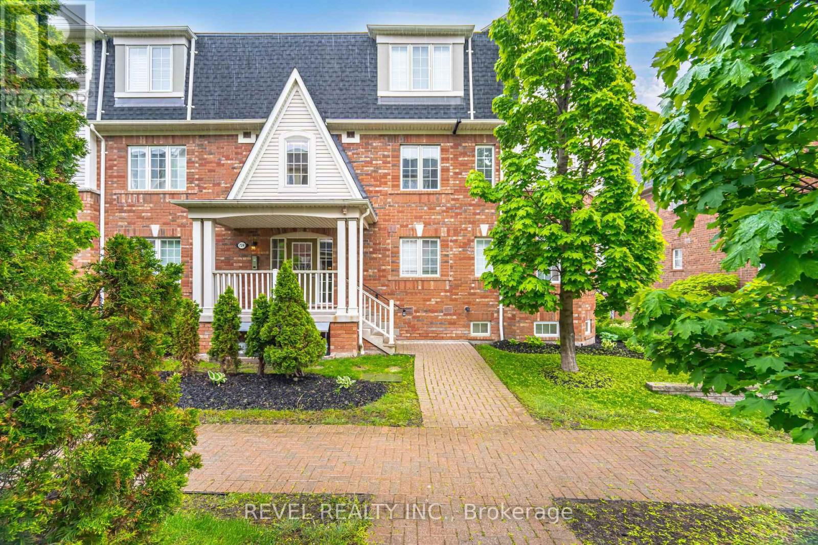 2 - 724 NEIGHBOURHOOD CIRCLE Image 1