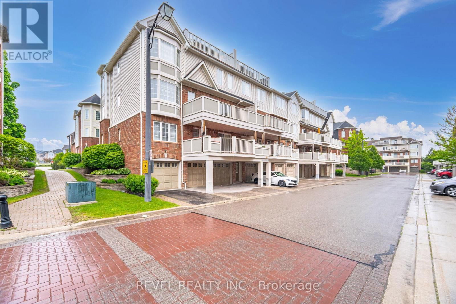 2 - 724 NEIGHBOURHOOD CIRCLE Image 24