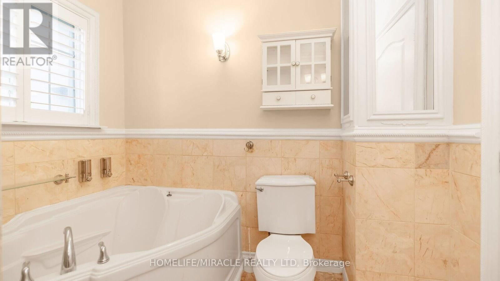 112 TROY STREET Image 18