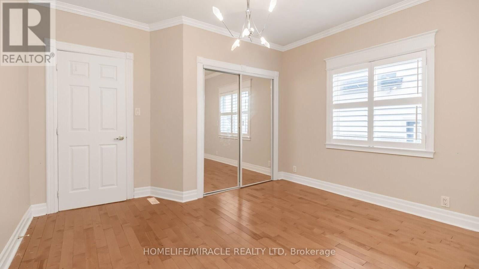 112 TROY STREET Image 21