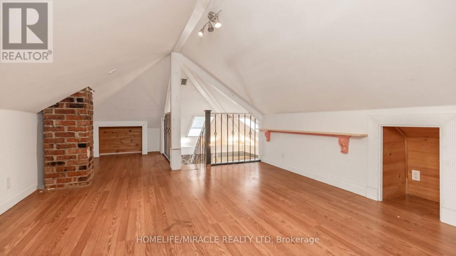 112 TROY STREET Image 23
