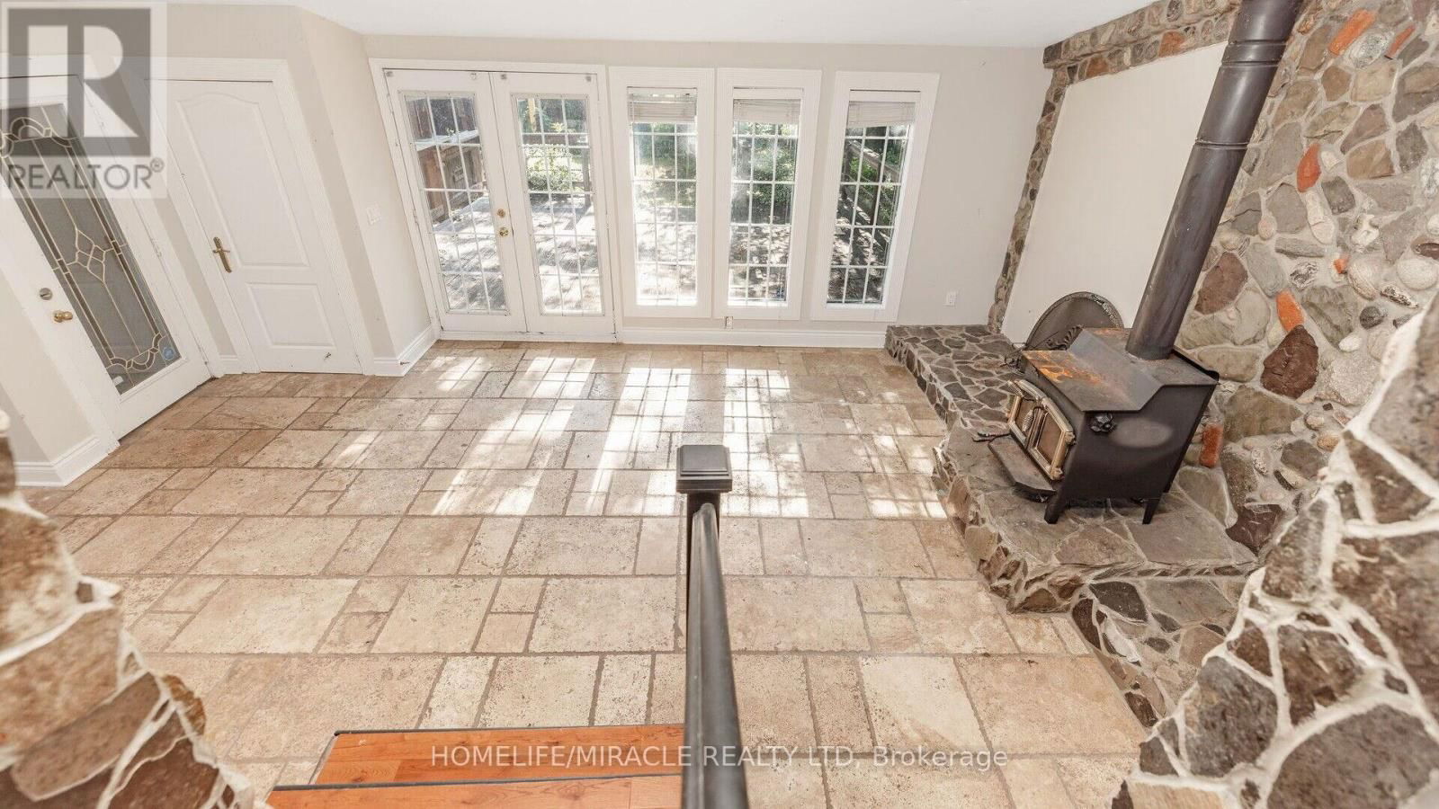 112 TROY STREET Image 25
