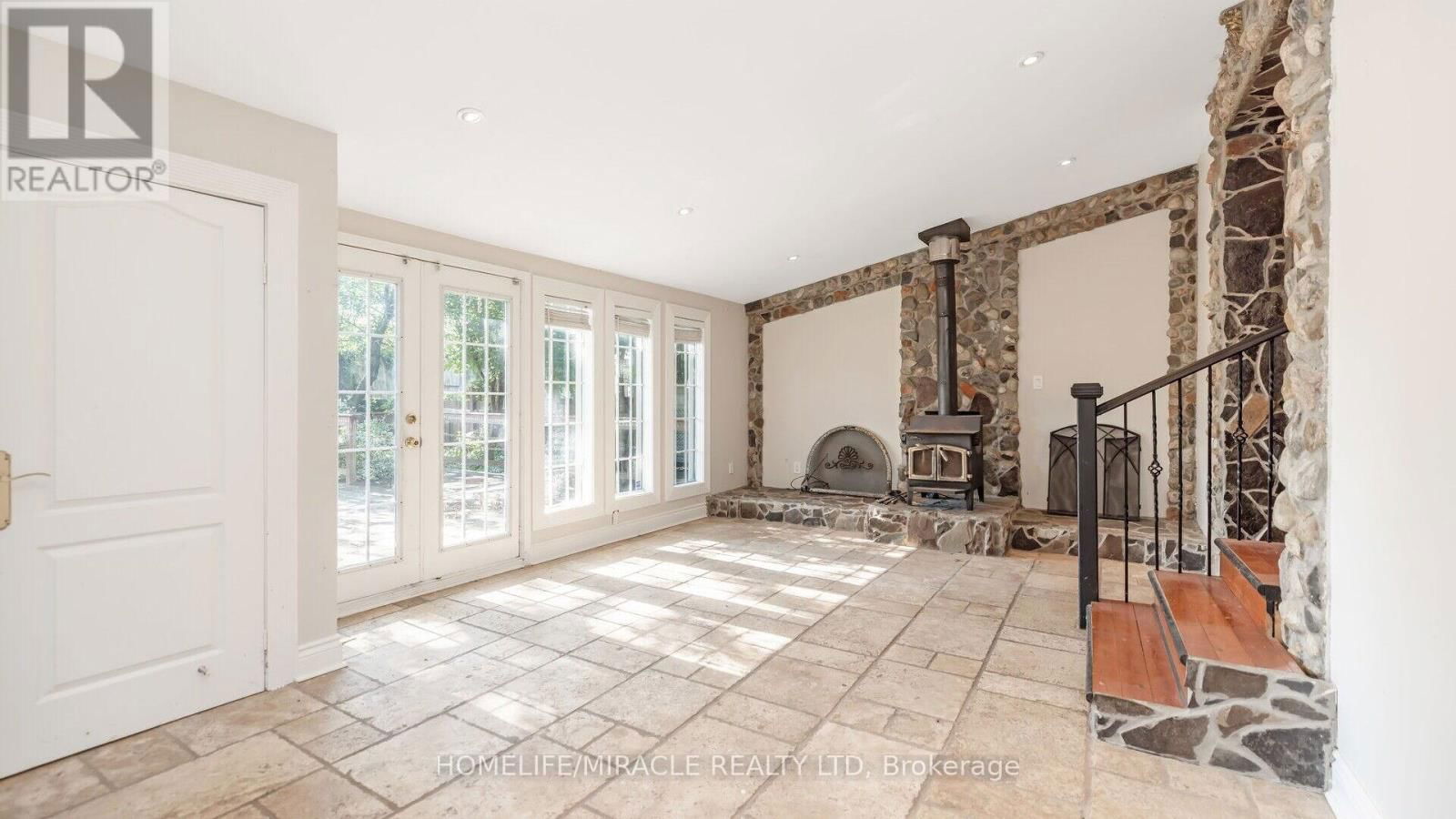 112 TROY STREET Image 26