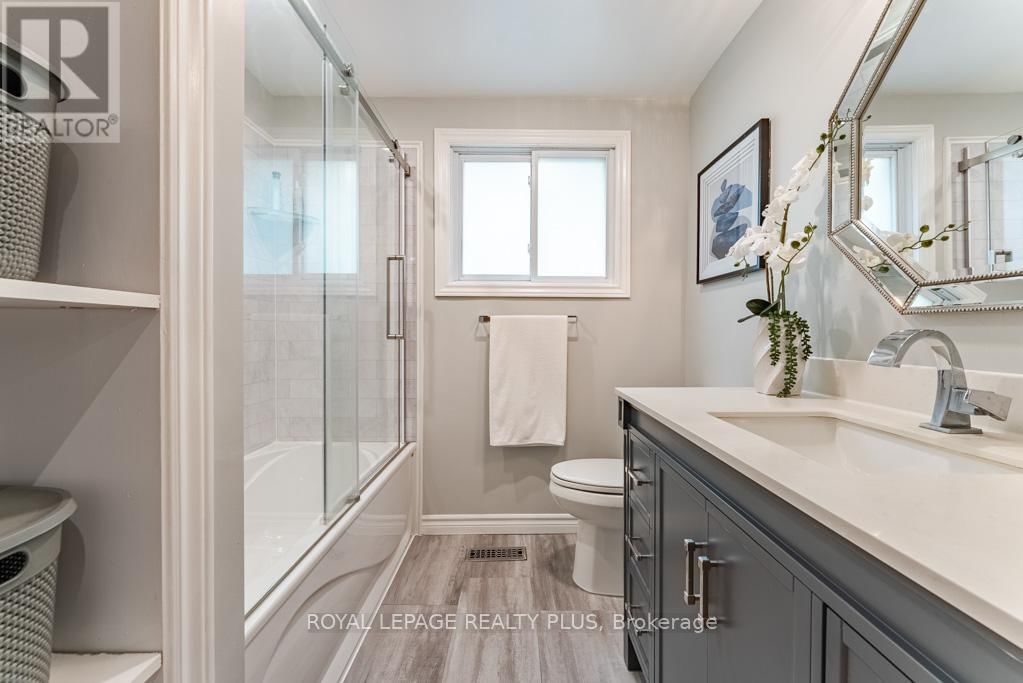 146 CHURCHILL ROAD NORTH Image 32