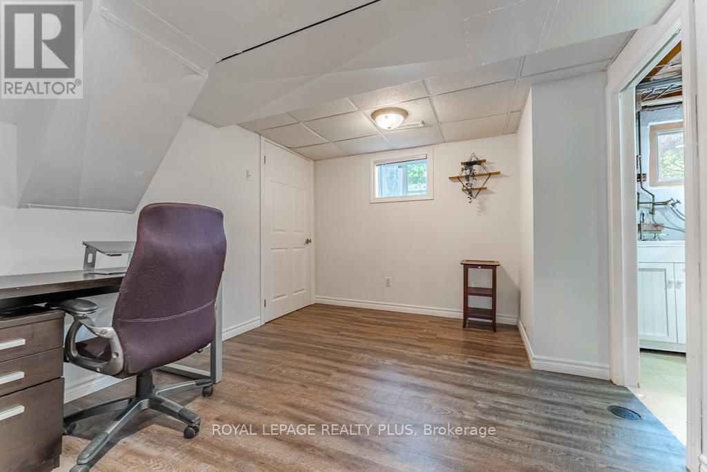 146 CHURCHILL ROAD NORTH Image 36