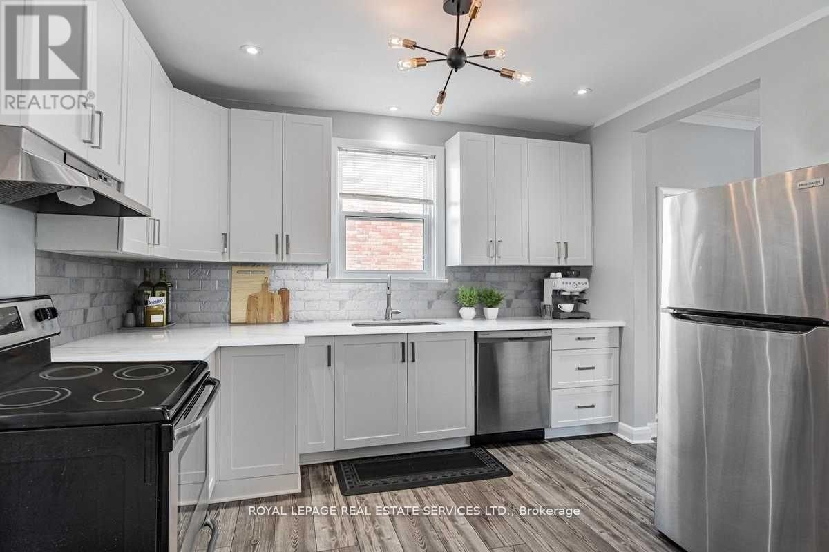 2289 LAWRENCE AVENUE WEST Image 3