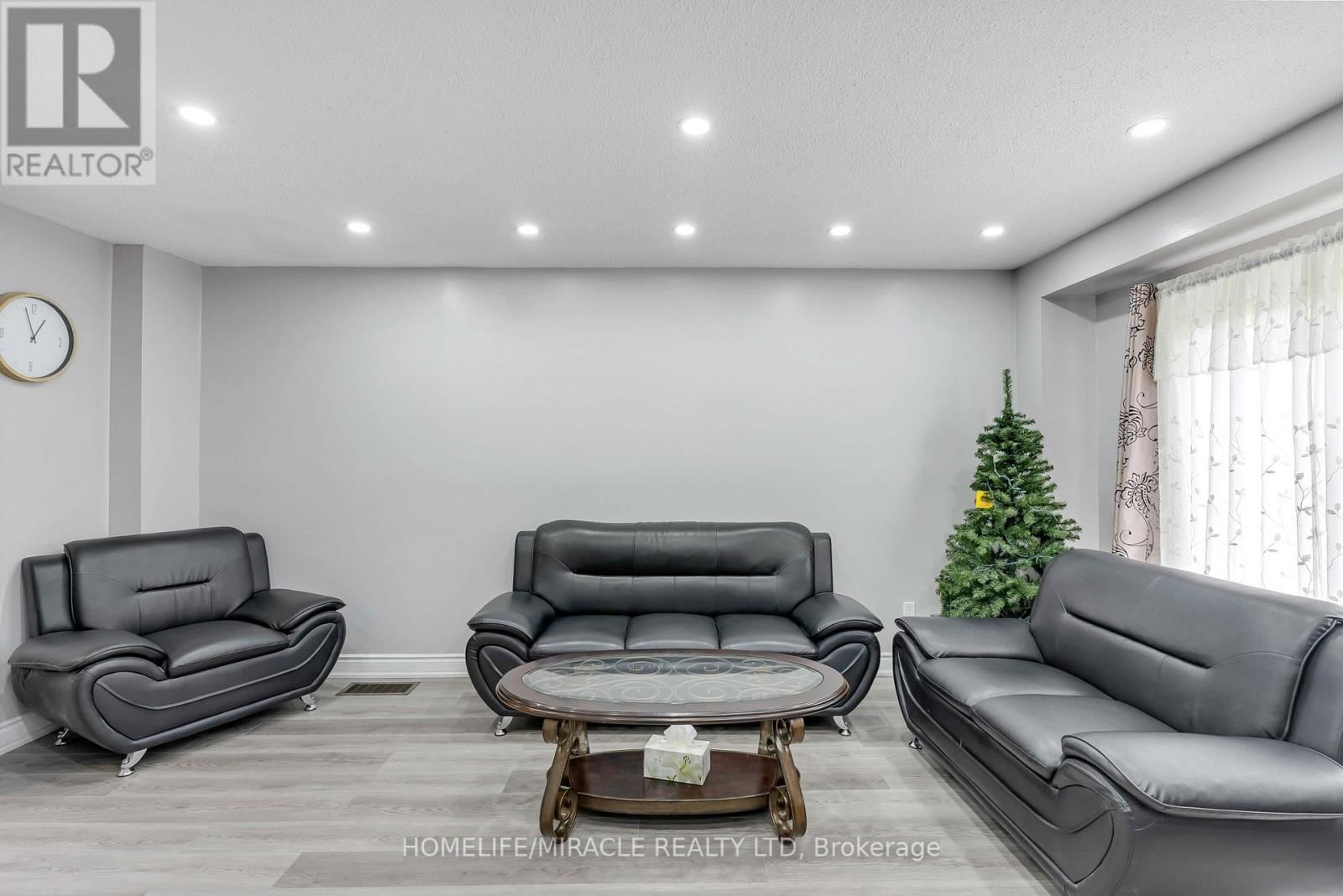 156 ENDERBY CRESCENT Image 12
